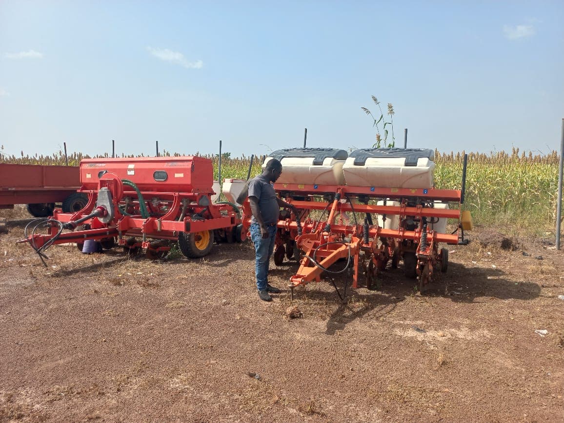 Checking the seed-drill units